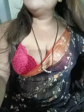 Snapshot of Beautyy38 chatting on August 7, 2026, 2:17 am Beautyy38 online show from August 7, 2026, 2:17 am