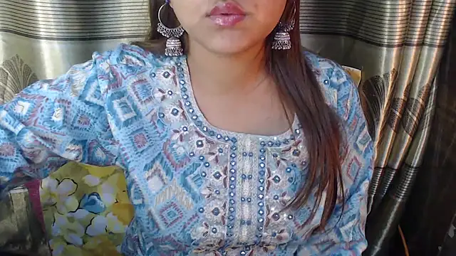 queen angelina online show from January 15, 2026, 6:11 pm