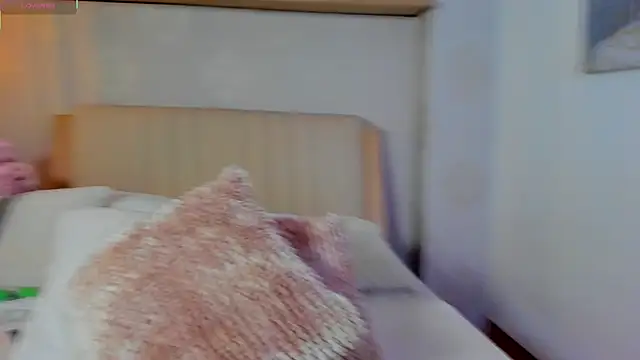 CamilleLynn online show from November 6, 2025, 12:58 am