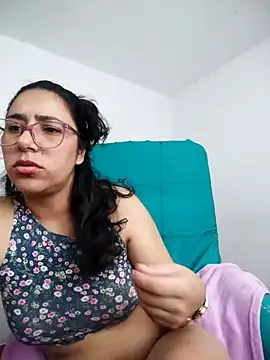 Snapshot of Im_Alma_ chatting on July 15, 2026, 2:13 pm Im Alma online show from July 15, 2026, 2:13 pm