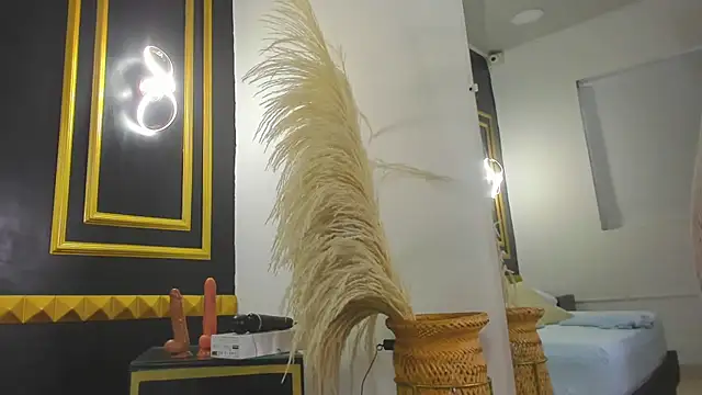 dalila30x online show from November 28, 2025, 9:48 pm