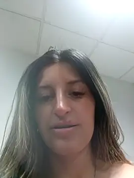 Snapshot of GiaRoussel chatting on December 16, 2025, 9:08 pm GiaRoussel online show from December 16, 2025, 9:08 pm