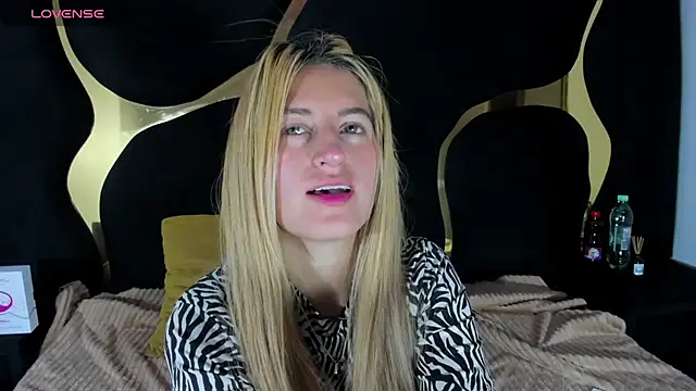 Snapshot of GiaRoussel chatting on February 23, 2026, 4:40 pm GiaRoussel online show from February 23, 2026, 4:40 pm