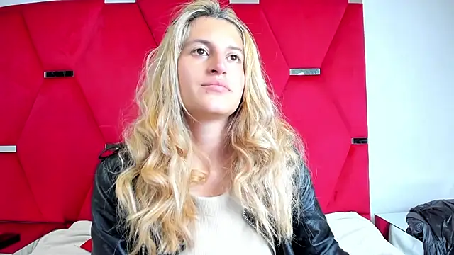 Snapshot of GiaRoussel chatting on February 2, 2026, 7:46 pm GiaRoussel online show from February 2, 2026, 7:46 pm