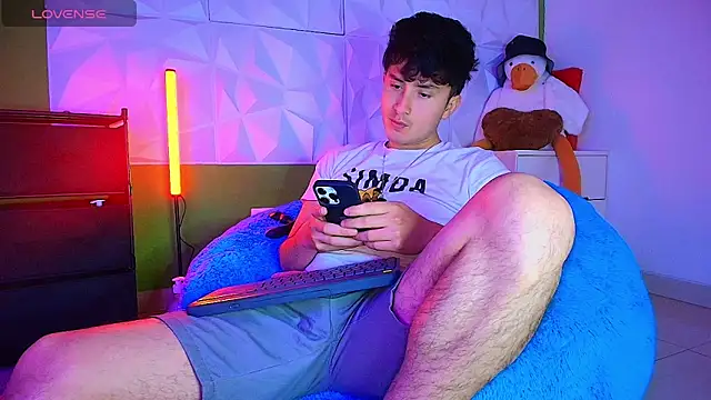 Snapshot of santyago_taylor chatting on September 29, 2025, 6:57 pm santyago taylor online show from September 29, 2025, 6:57 pm