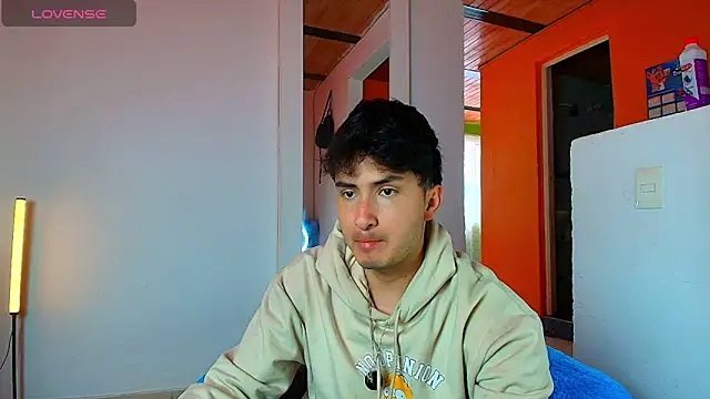 Snapshot of santyago_taylor chatting on January 12, 2026, 6:36 pm santyago taylor online show from January 12, 2026, 6:36 pm