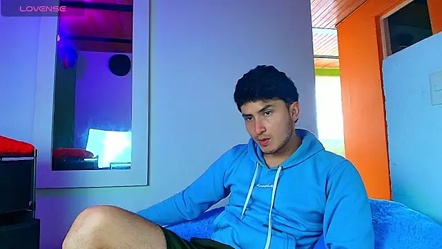 Snapshot of santyago_taylor chatting on December 2, 2025, 6:53 pm santyago taylor online show from December 2, 2025, 6:53 pm