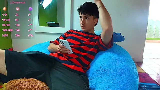 Snapshot of santyago_taylor chatting on November 24, 2025, 6:52 pm santyago taylor online show from November 24, 2025, 6:52 pm