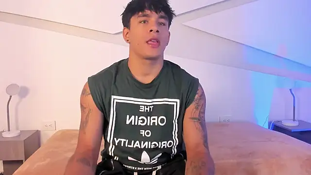 LuciferM Star online show from February 6, 2026, 11:01 pm