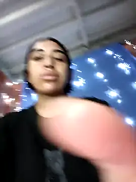 ifeelverywet andhot online show from November 30, 2025, 1:01 pm