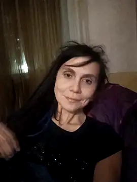 Francenia lolis online show from February 15, 2026, 7:35 pm