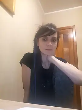 Francenia lolis online show from October 29, 2025, 7:46 pm