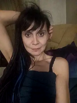 Francenia lolis online show from March 18, 2026, 8:32 pm