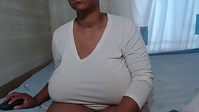 FlavoredNia online show from March 6, 2025, 4:41 am