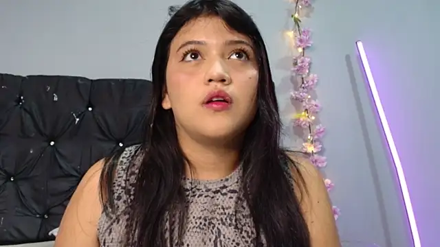 alisson carolina73 online show from July 25, 2026, 5:04 am