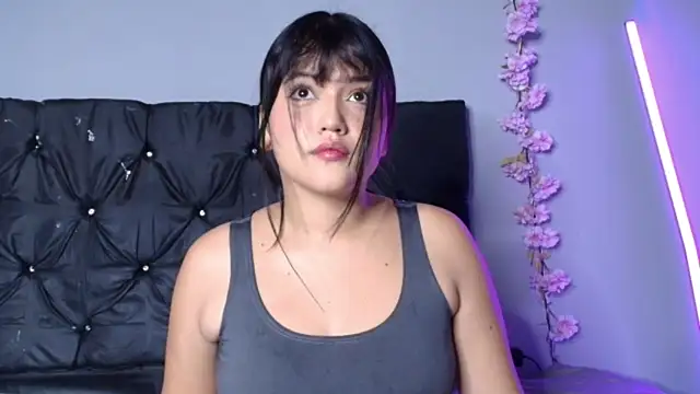 alisson carolina73 online show from July 24, 2026, 5:25 am