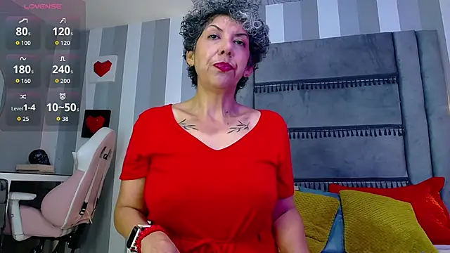 Snapshot of Julianewell chatting on March 2, 2026, 12:23 pm Julianewell online show from March 2, 2026, 12:23 pm