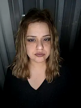 cansuozell online show from November 13, 2025, 5:50 pm