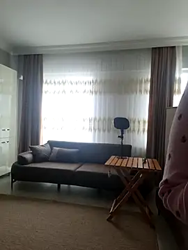 cansuozell online show from March 12, 2026, 8:51 am