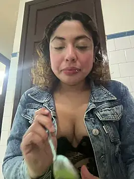 dulce celeste15 online show from March 19, 2025, 7:38 pm