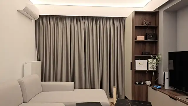 IrisNoire online show from November 8, 2025, 7:39 pm