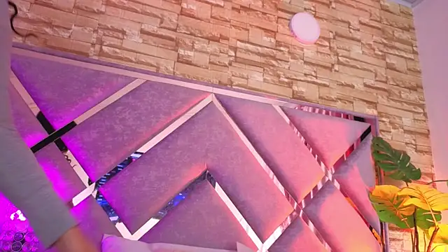 Snapshot of paulette_dupont chatting on February 12, 2026, 2:44 am paulette dupont online show from February 12, 2026, 2:44 am