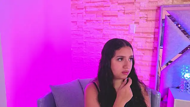 Snapshot of paulette_dupont chatting on February 4, 2026, 3:01 am paulette dupont online show from February 4, 2026, 3:01 am