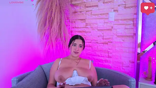 Snapshot of paulette_dupont chatting on March 1, 2026, 3:50 am paulette dupont online show from March 1, 2026, 3:50 am