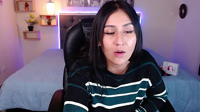 Snapshot of mia_aira chatting on February 10, 2025, 8:10 pm mia aira online show from February 10, 2025, 8:10 pm