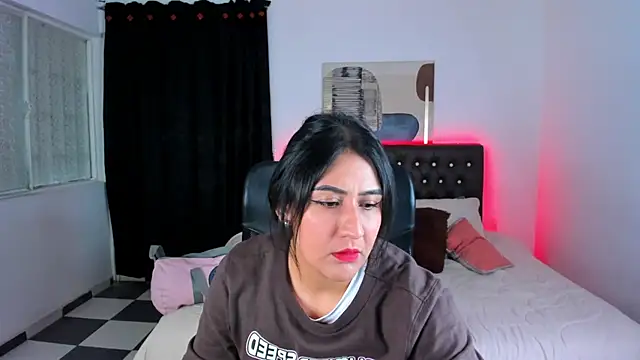 Snapshot of mia_aira chatting on February 26, 2025, 7:21 pm mia aira online show from February 26, 2025, 7:21 pm