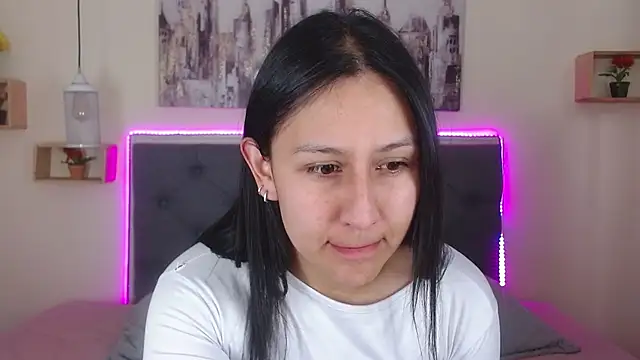 mia aira online show from November 9, 2025, 3:49 pm