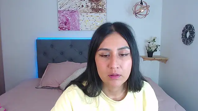 Snapshot of mia_aira chatting on February 11, 2025, 8:31 pm mia aira online show from February 11, 2025, 8:31 pm