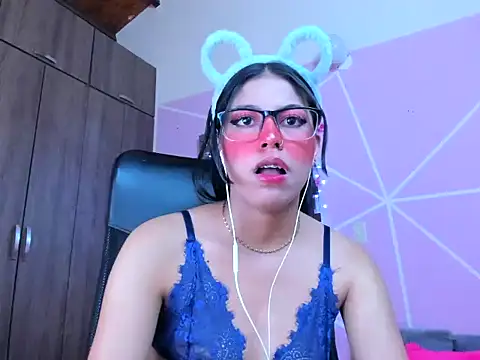 Snapshot of _ALLYSON18_ chatting on March 2, 2025, 3:08 pm ALLYSON18 online show from March 2, 2025, 3:08 pm