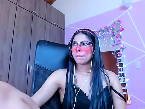 Snapshot of _ALLYSON18_ chatting on March 13, 2025, 5:39 pm ALLYSON18 online show from March 13, 2025, 5:39 pm