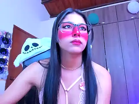 Snapshot of _ALLYSON18_ chatting on October 15, 2025, 11:29 am ALLYSON18 online show from October 15, 2025, 11:29 am
