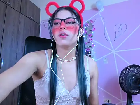 Snapshot of _ALLYSON18_ chatting on February 28, 2025, 11:25 am ALLYSON18 online show from February 28, 2025, 11:25 am