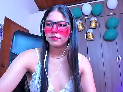Snapshot of _ALLYSON18_ chatting on October 3, 2025, 11:45 am ALLYSON18 online show from October 3, 2025, 11:45 am