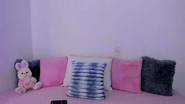 Brisa blue online show from December 15, 2025, 4:13 pm