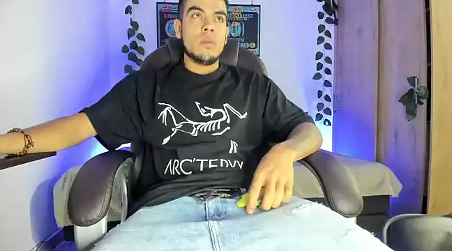 mikee scooth online show from March 7, 2025, 8:34 am