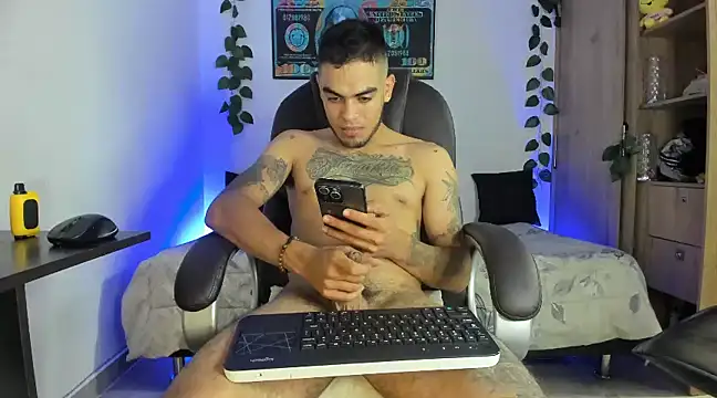 mikee scooth online show from February 21, 2025, 7:56 am