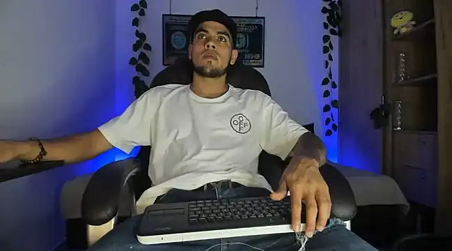 mikee scooth online show from March 1, 2025, 1:53 am