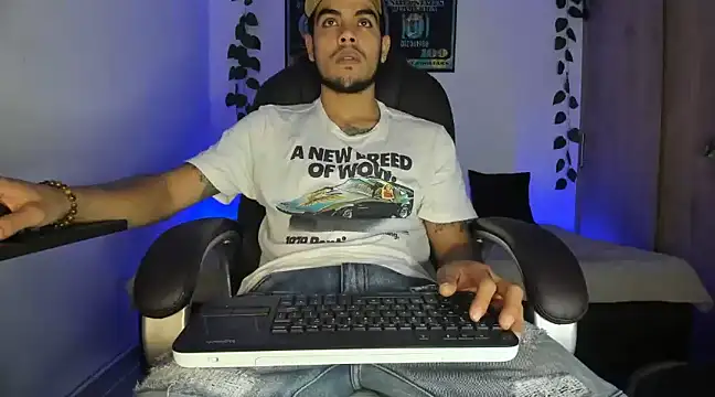 mikee scooth online show from March 15, 2025, 12:25 am