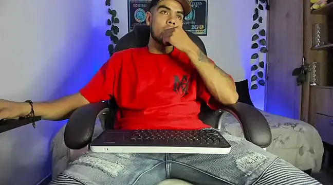 mikee scooth online show from February 26, 2025, 1:25 am