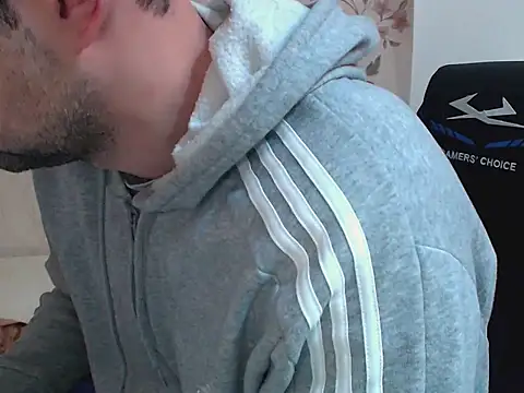 Snapshot of Leo_1617 chatting on February 9, 2026, 12:58 pm Leo 1617 online show from February 9, 2026, 12:58 pm