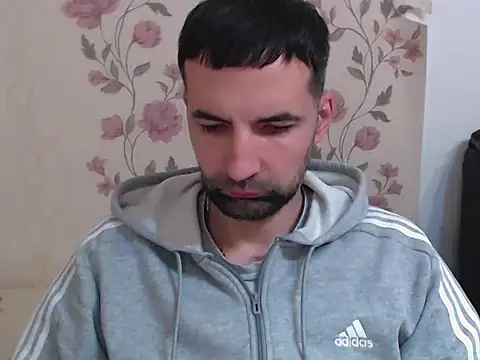 Snapshot of Leo_1617 chatting on March 4, 2026, 9:39 am Leo 1617 online show from March 4, 2026, 9:39 am