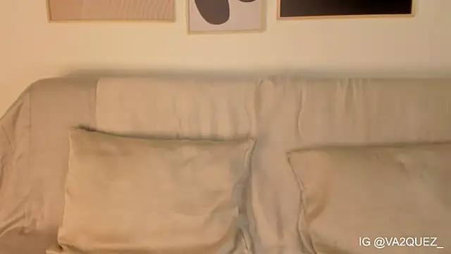 Heyloreley online show from December 5, 2025, 5:39 am