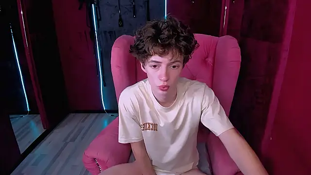 LukeSweet online show from February 24, 2026, 1:56 pm