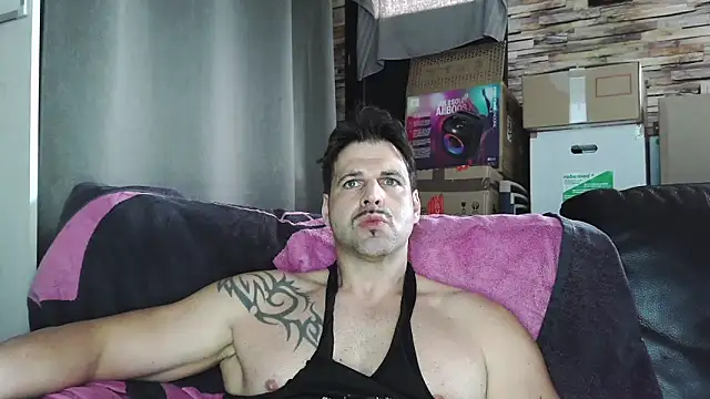 Snapshot of XxBigboybandxX chatting on March 3, 2026, 2:13 pm XxBigboybandxX online show from March 3, 2026, 2:13 pm