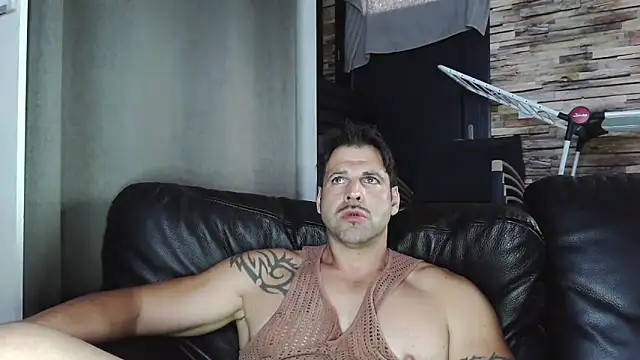 XxBigboybandxX online show from October 29, 2025, 1:54 pm