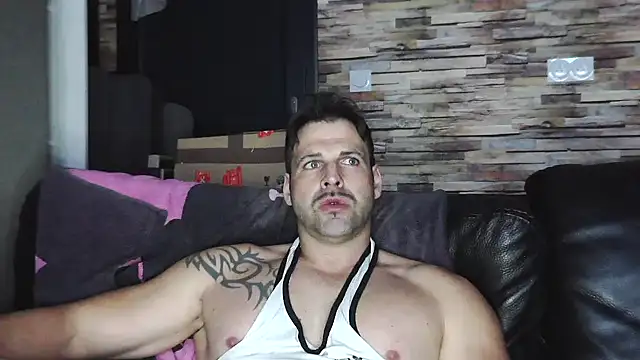 Snapshot of XxBigboybandxX chatting on February 4, 2026, 6:58 pm XxBigboybandxX online show from February 4, 2026, 6:58 pm